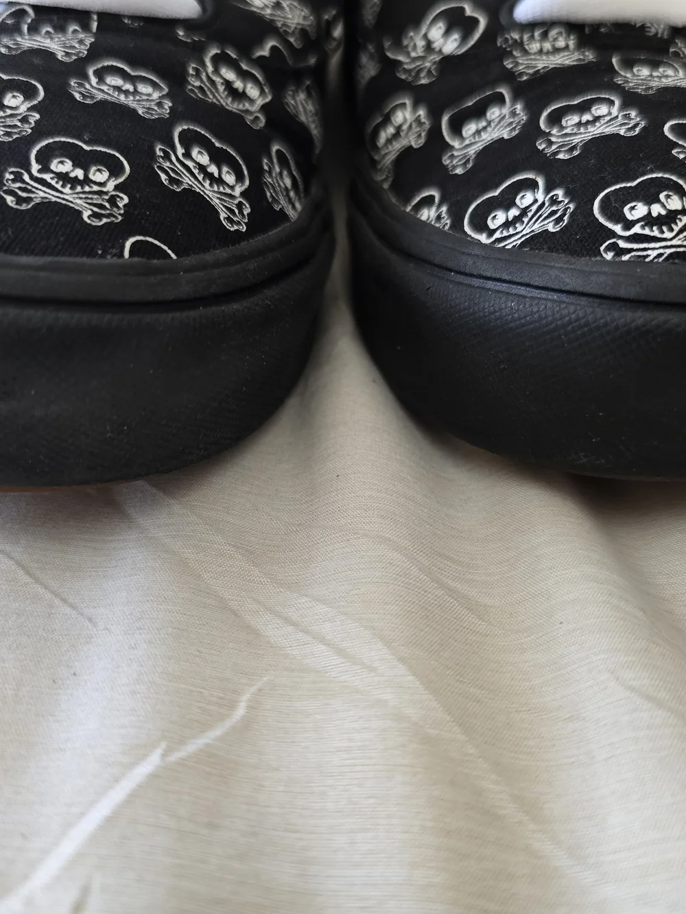 VANS Comfy Cush Coldhearted Skull & Bones - Skate Goth Dark US M 10 - Excellent